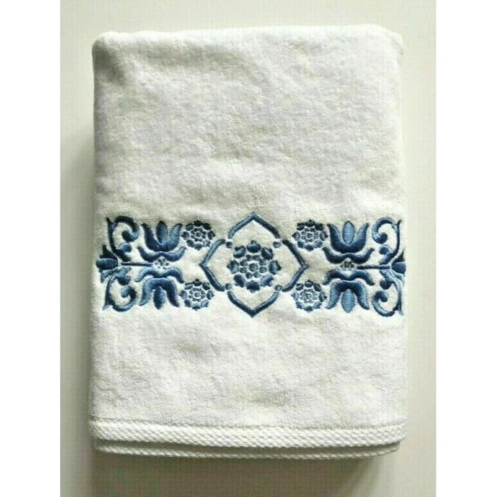 Avanti Scroll Bath Towels White Blue Embroidered Bathroom 27x50
